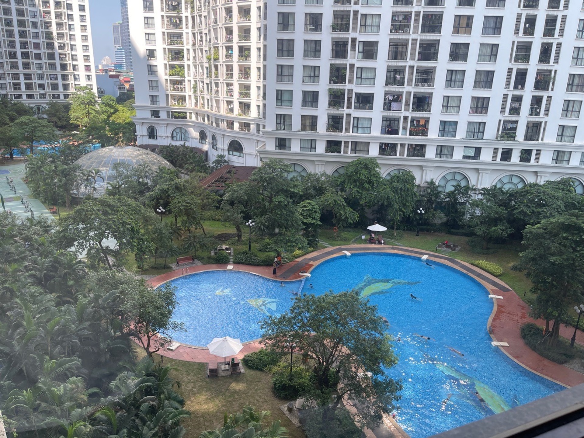 Căn hộ chung cư bán tại Nguyễn Trãi, Royal City, 130m2 view bể bơi
