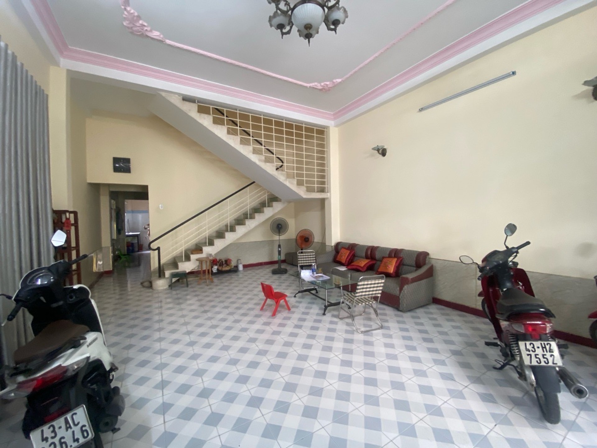 Nhà 3 Tầng Gần 100m² Tại Hoàng Diệu - Kinh Doanh Thoải Mái