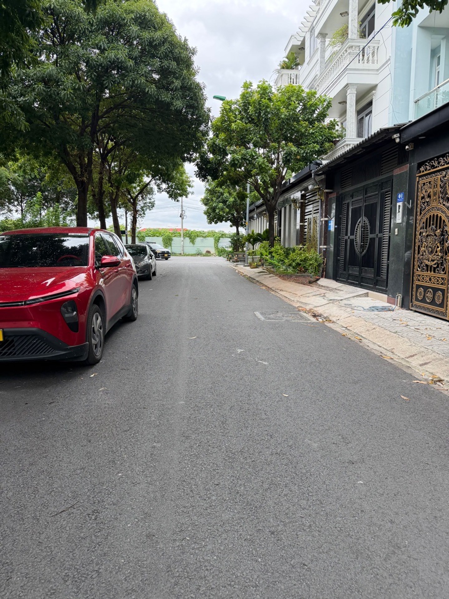 Bán nhà mặt phố 4 tầng, view công viên diện tích 126m2 khu Hiệp Thành City, Quận 12