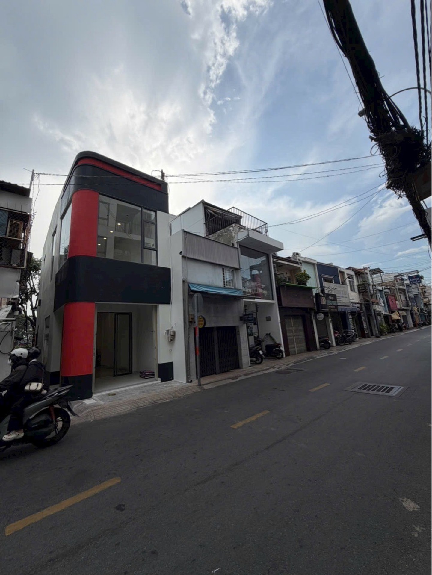 Nhà mặt tiền trung tâm Quận 3, siêu thích hợp kinh doanh