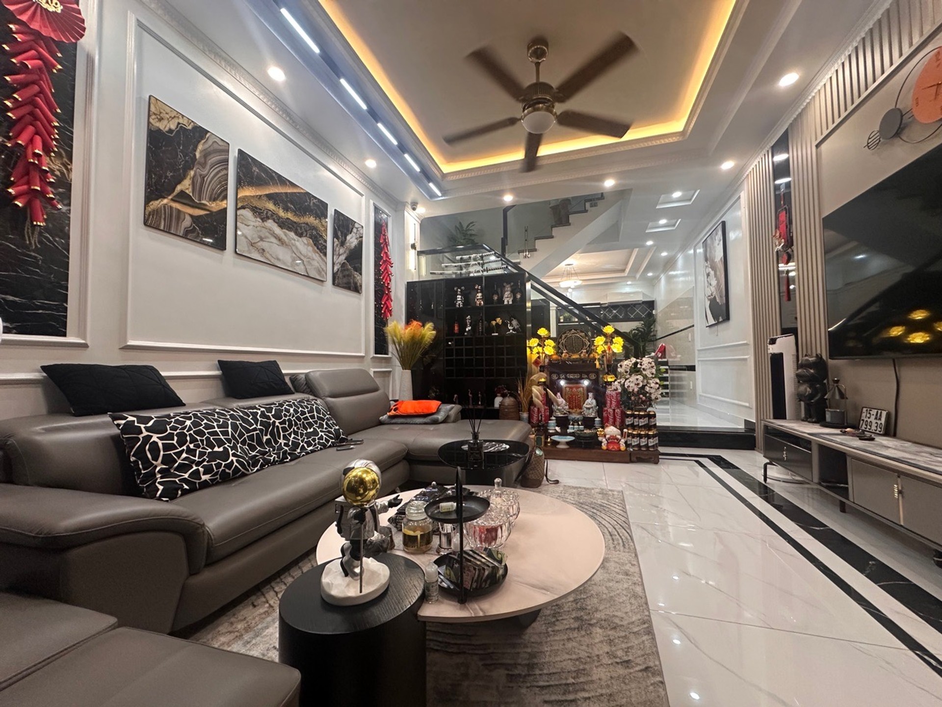 Cơ hội hiếm: Nhà phố trung tâm thành phố giá tốt, tiện kinh doanh