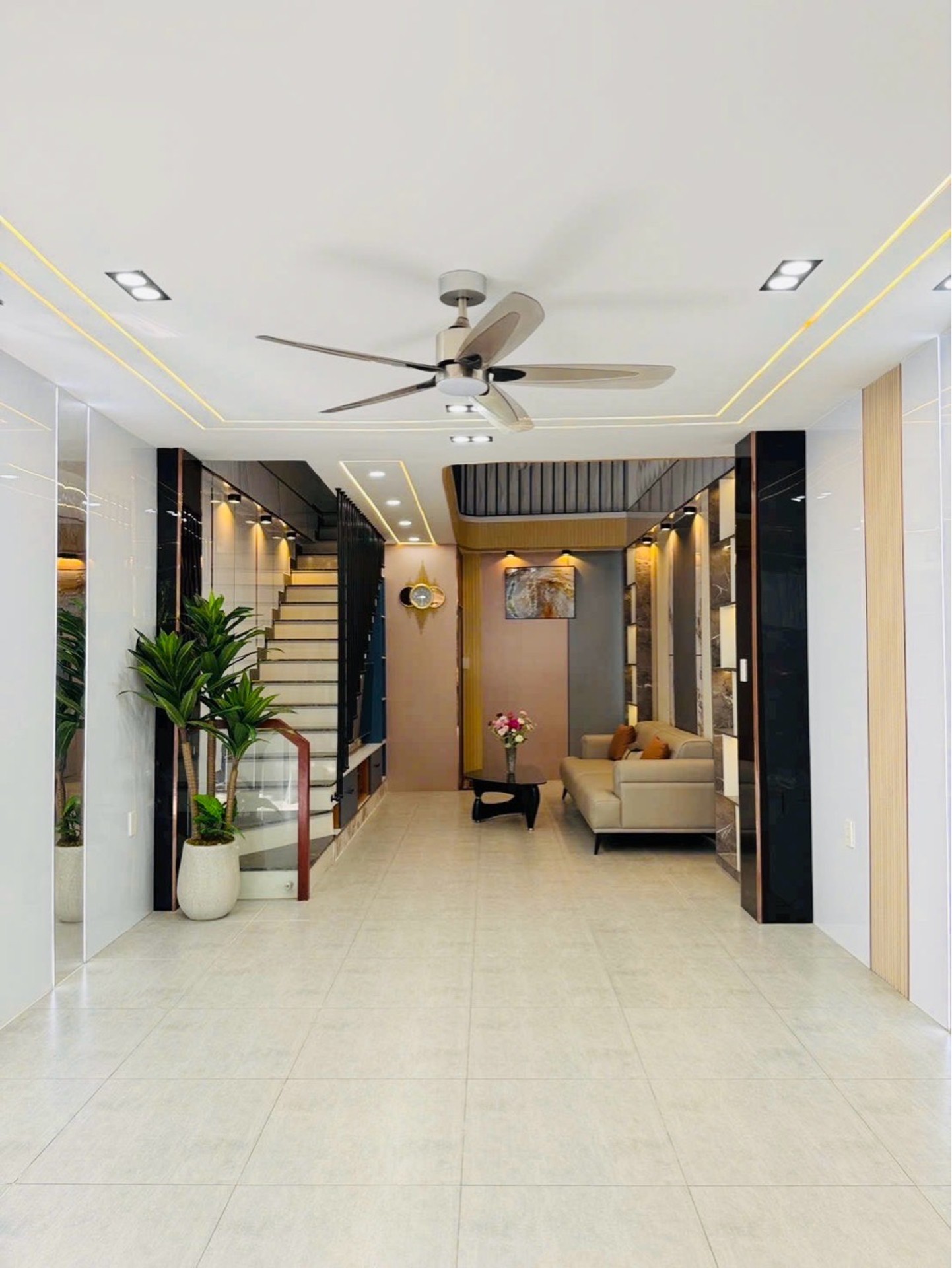 Bán nhà 5 tầng 3 phòng ngủ, giao thông thuận lợi tại Gò Vấp