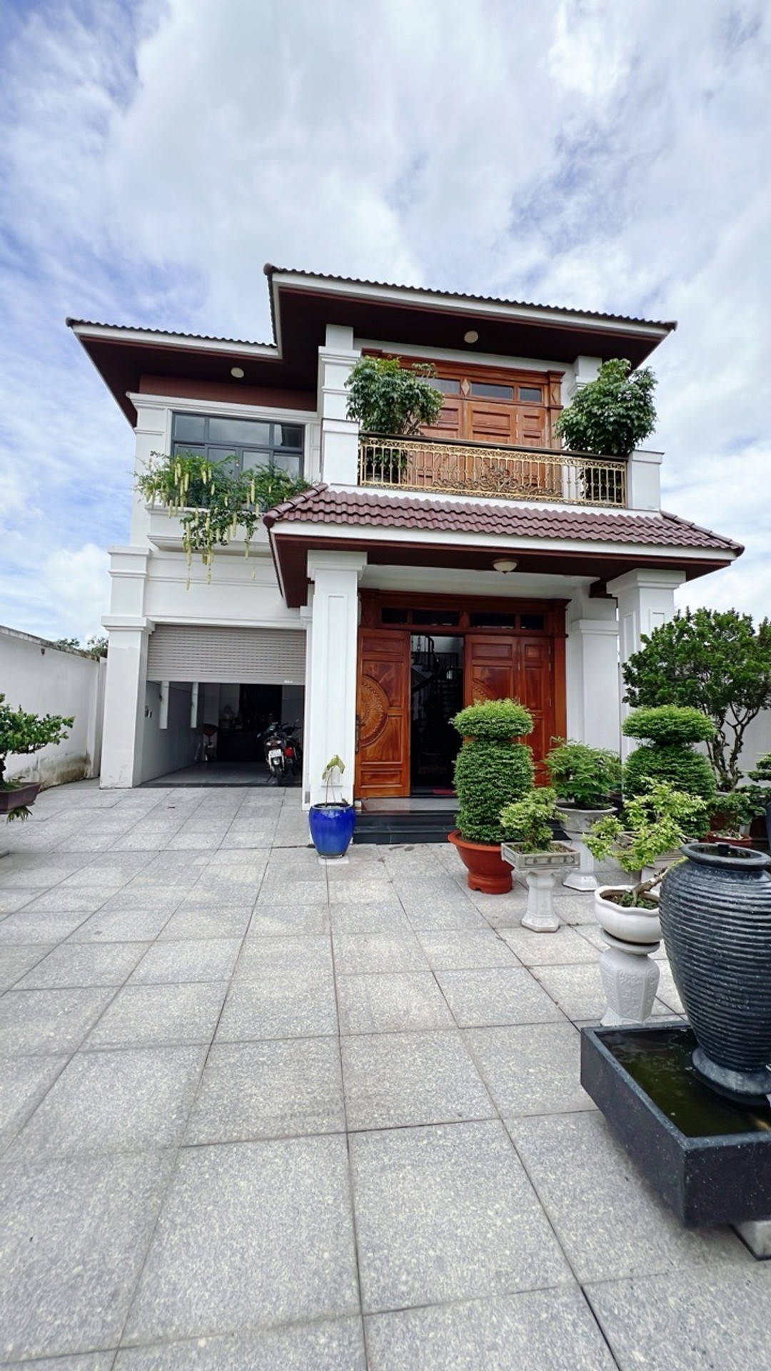 Biệt thự view sông sân vườn siêu rộng tại Bình Chánh
