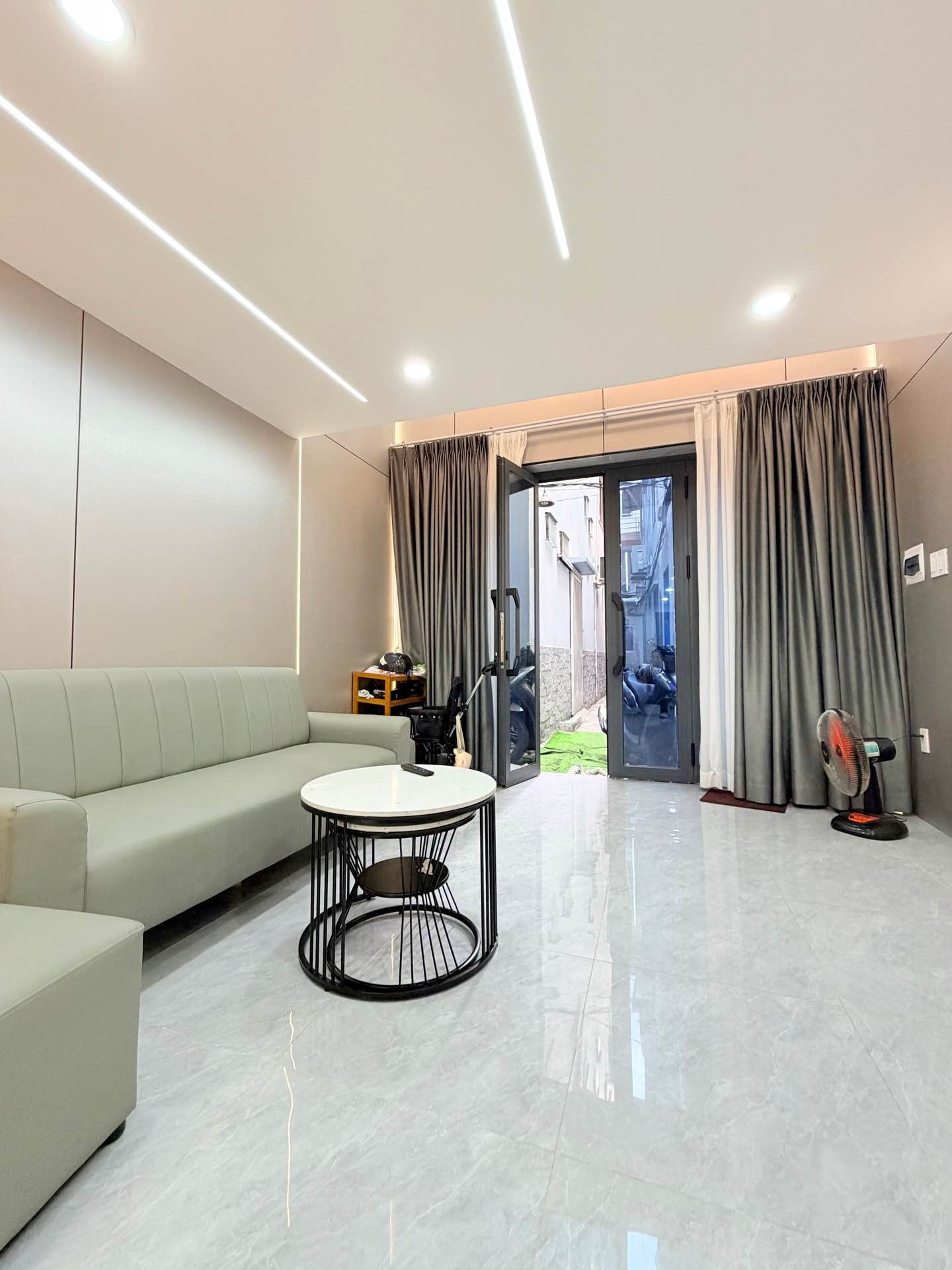 Nhà 3 tầng trung tâm Quận 10, full nội thất, sổ đỏ, giá tốt chưa từng có