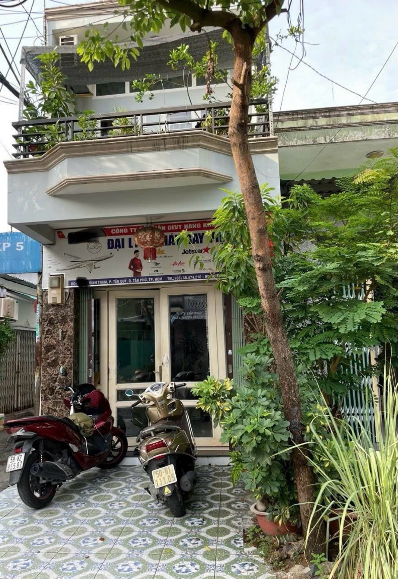 Nhà mặt phố Tân Phú 2 tầng, thu nhập ổn định từ cho thuê