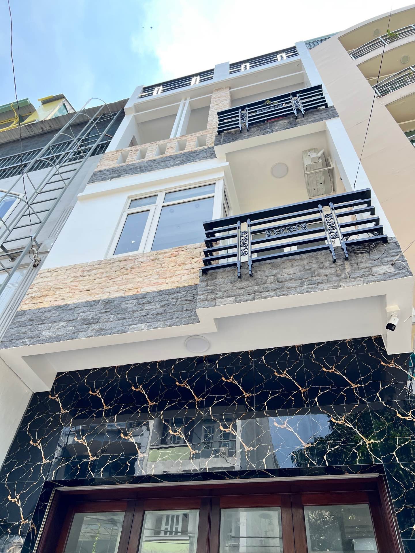 Bán nhà Mặt tiền Hà Huy Giáp, Thạnh Lộc, Quận 12, 98m2, 4 tầng, nhỉnh 12 tỷ