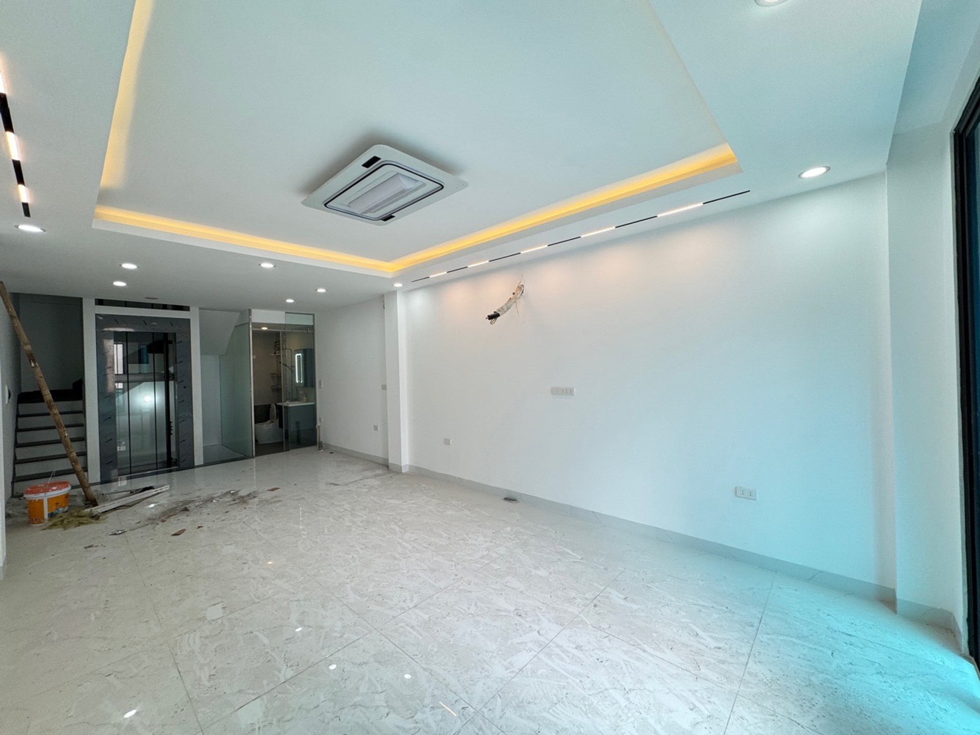 Nhà riêng 5 tầng hiện đại có thang máy, ngõ ô tô qua tại quận Hà Đông