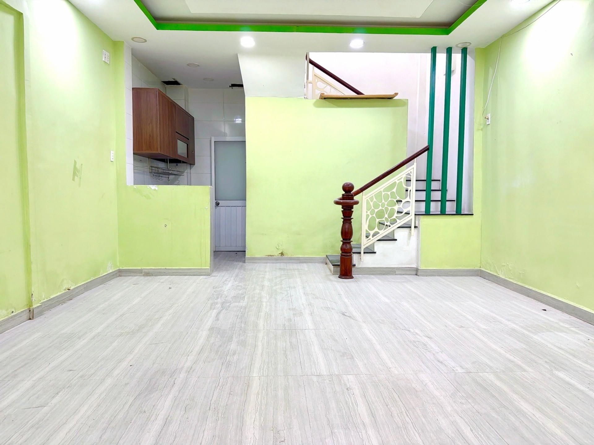Nhà 2 tầng trung tâm Quận 1, hẻm rộng, giá hấp dẫn