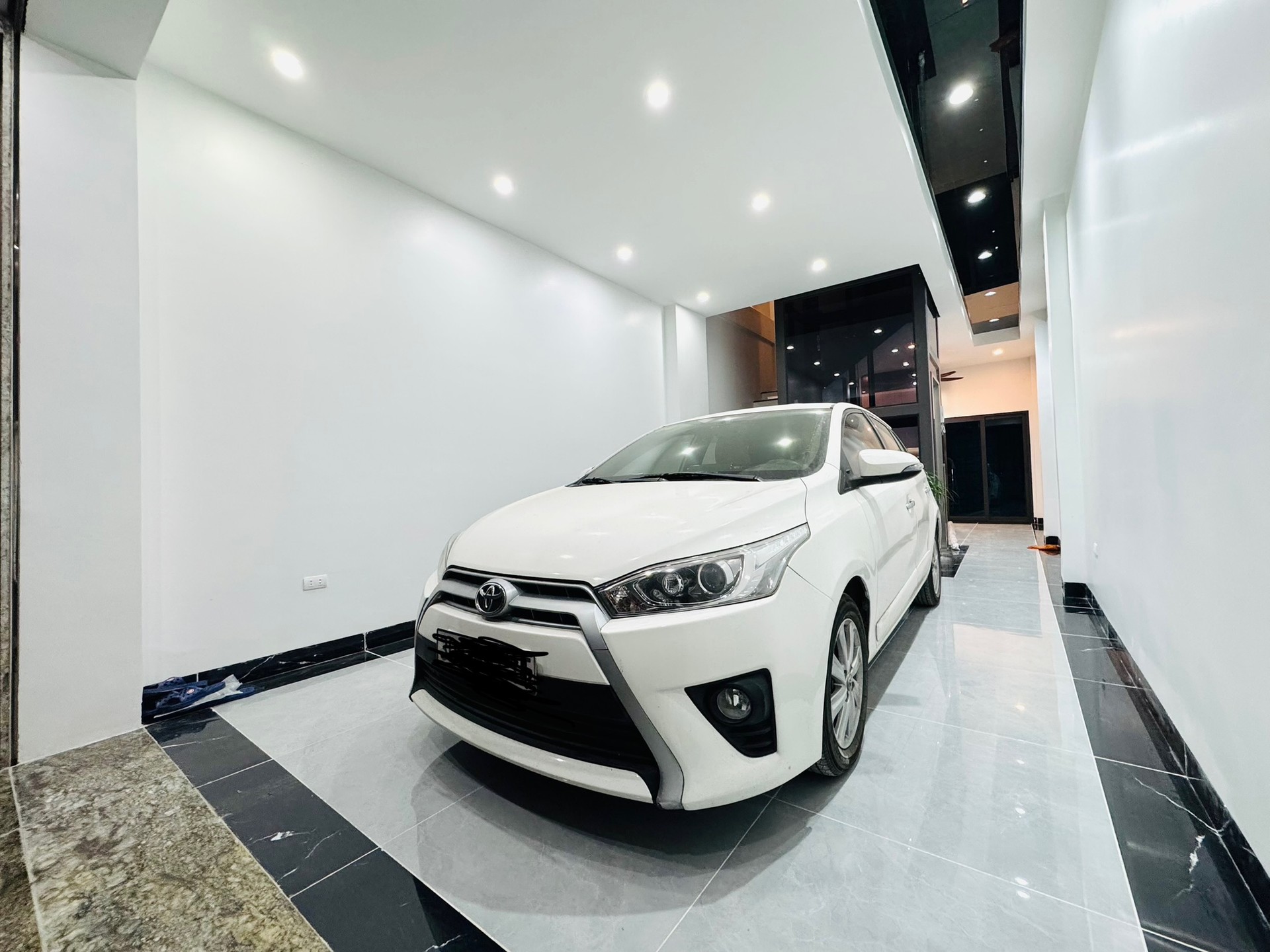 Bán nhà đẹp 6 tầng thang máy Hoàng Văn Thái, 50m2 phân lô Bộ Công an, vài bước ra hồ Đầm Hồng