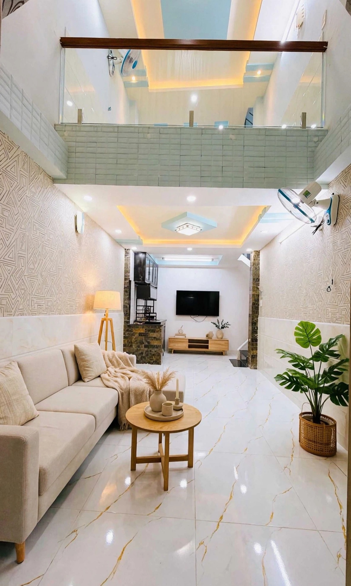 5 Tầng - Hẻm ô tô - Nhỉnh 4 tỷ - 3Pn - SHR - Hoàn công đủ