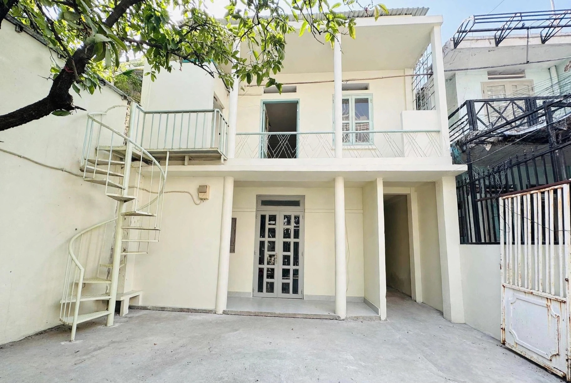 CHDV - 3 Tầng - 163m2 - Thu 420tr/năm - Nhỉnh 17 tỷ - Sổ vuông đẹp