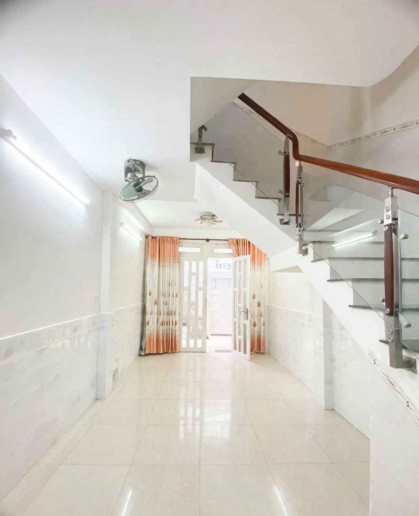 SÁT MT VĨNH HỘI - HẺM Ô TÔ - NHÀ MỚI 4 TẦNG - THU 240TR/NĂM - 7 TỶ