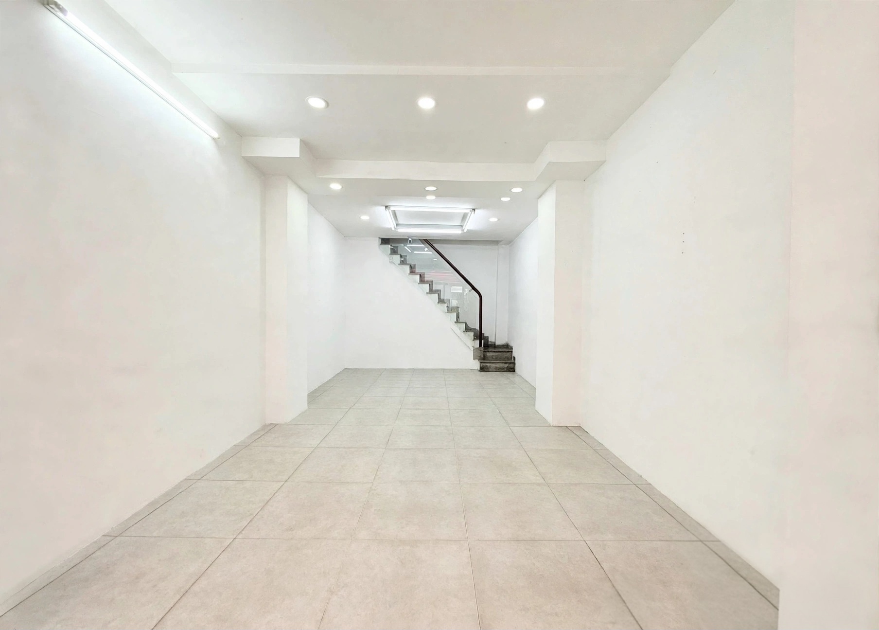 🏘 NHÀ MẶT TIỀN TÔN ĐẢN - 5 Tầng - 40m2 - THU 420TR/NĂM - SHR - 9.69 TỶ