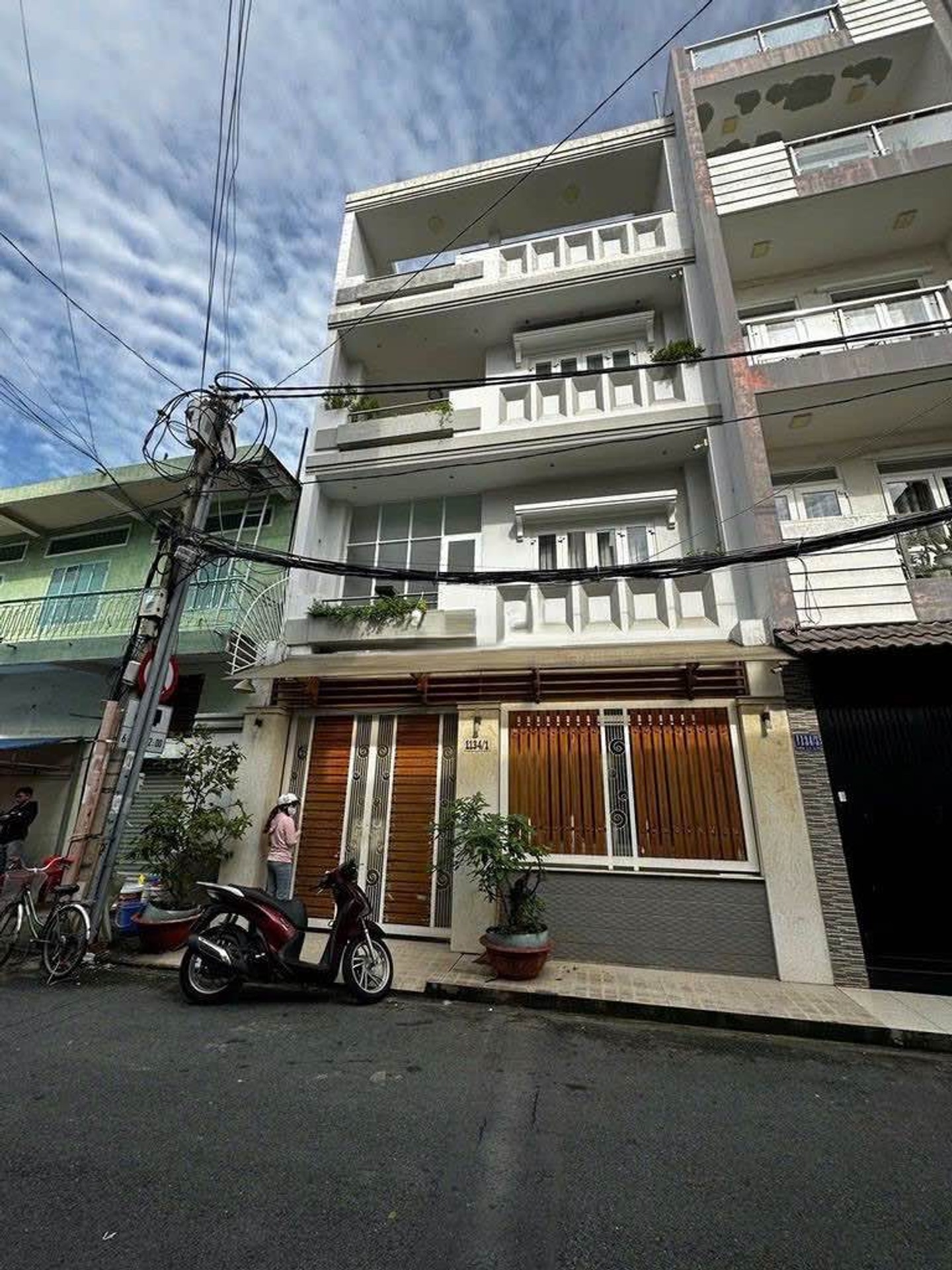 Nhà 4 Tầng Mặt Hẻm Cách Mạng Tháng 8, Ngang Rộng 6.7m