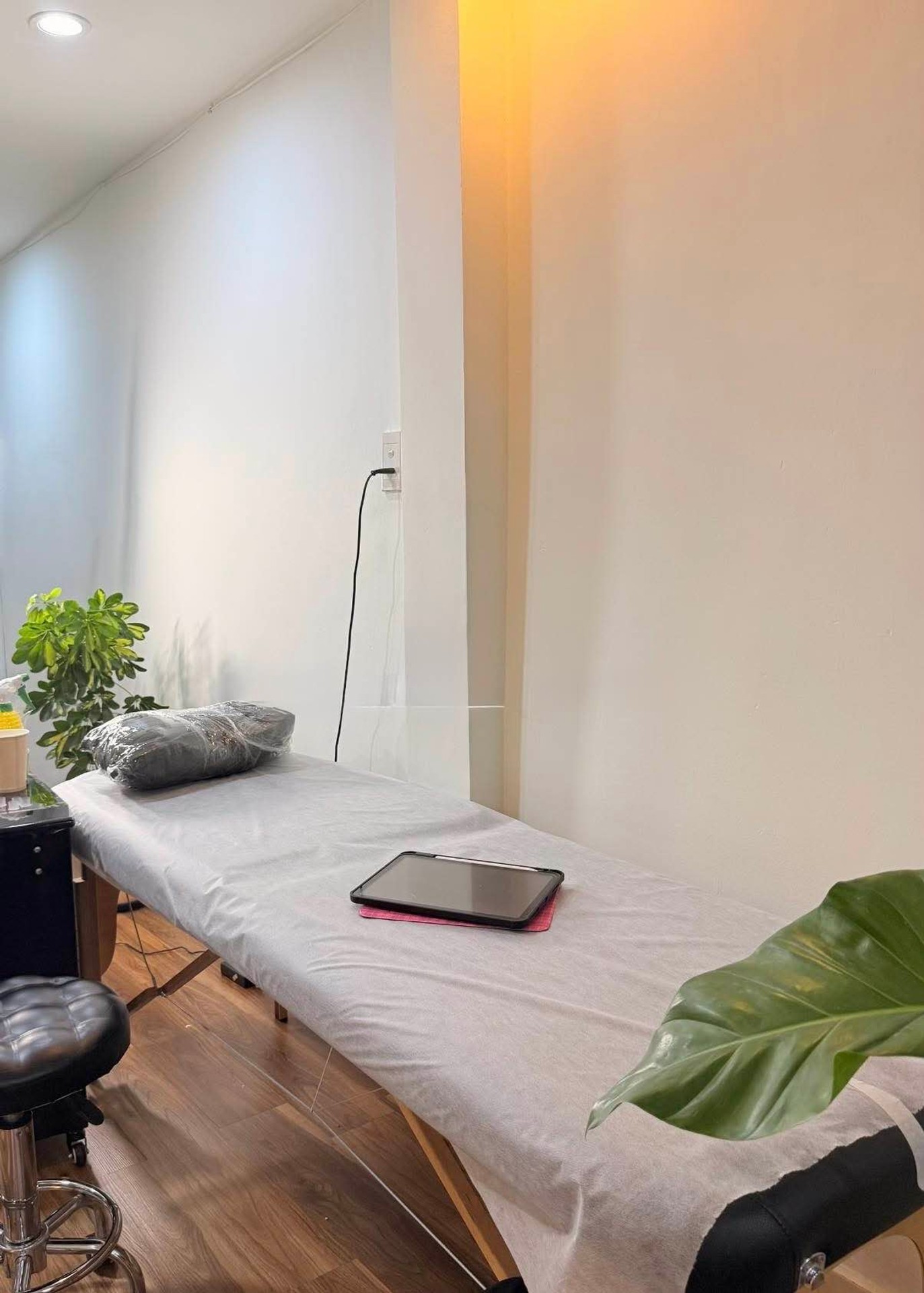 Nhà Đẹp 2 Tầng Phan Xích Long, Gần Quận 1