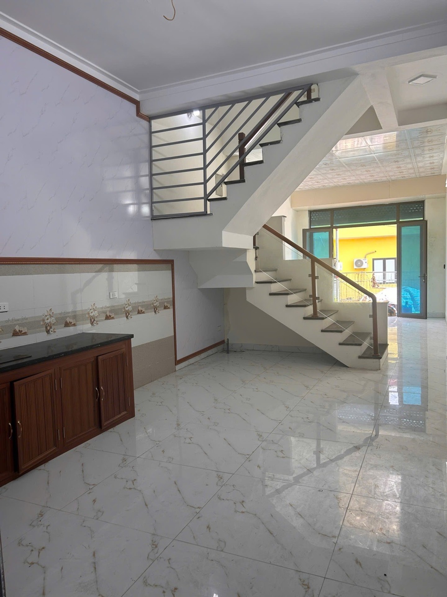 📣 #NHÀ MỚI Ở NGAY – CHÌA KHÓA TRAO TAY – Ô TÔ ĐỖ CỬA – 3 TỶ
📍 TẠI LÃM LÀNG – NAM SƠN – BẮC NINH