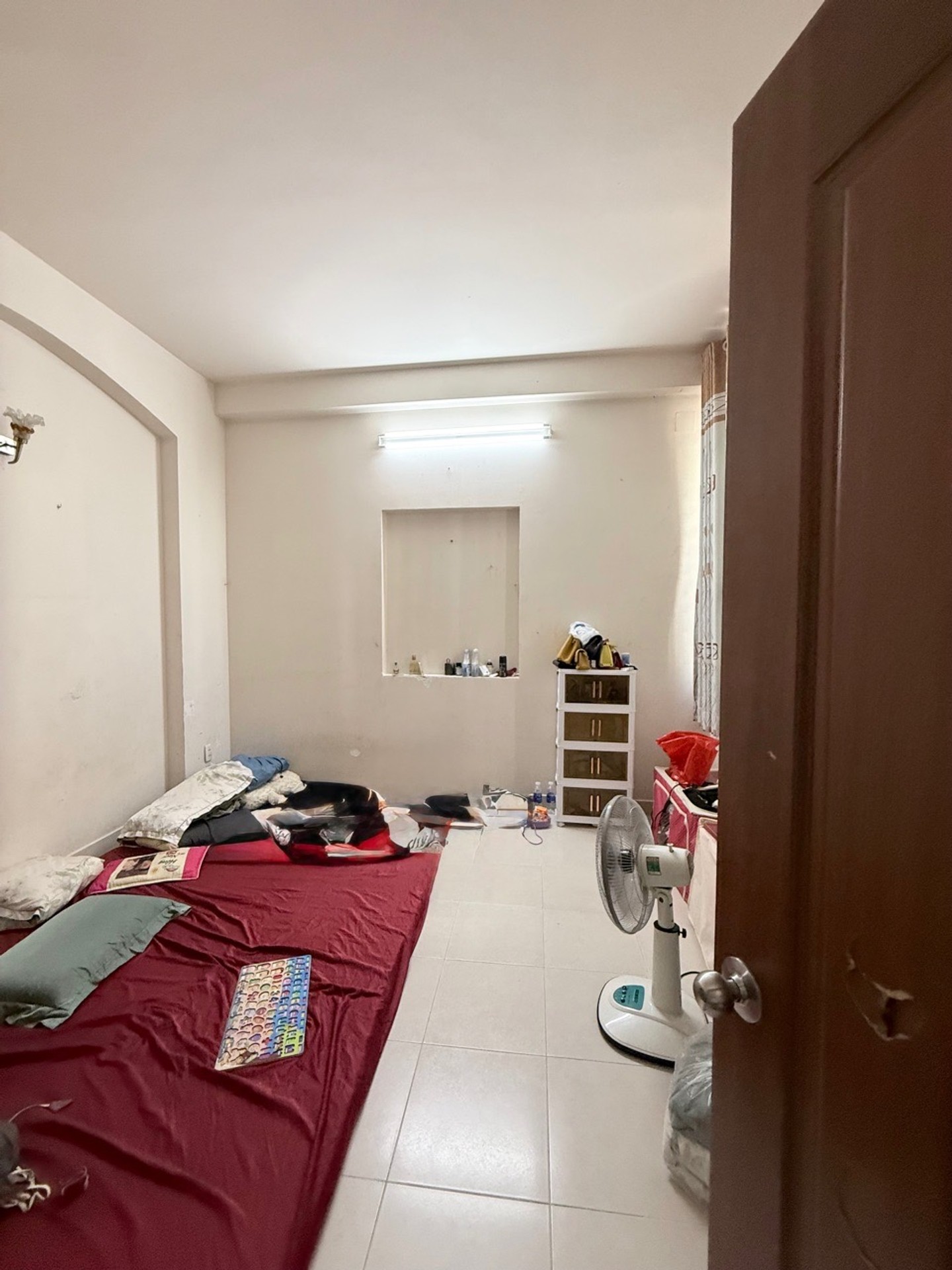 Bán nhà riêng 4 tầng tại phường Tân Sơn Hoà, TP.HCM, hẻm xe hơi, diện tích 25m2
