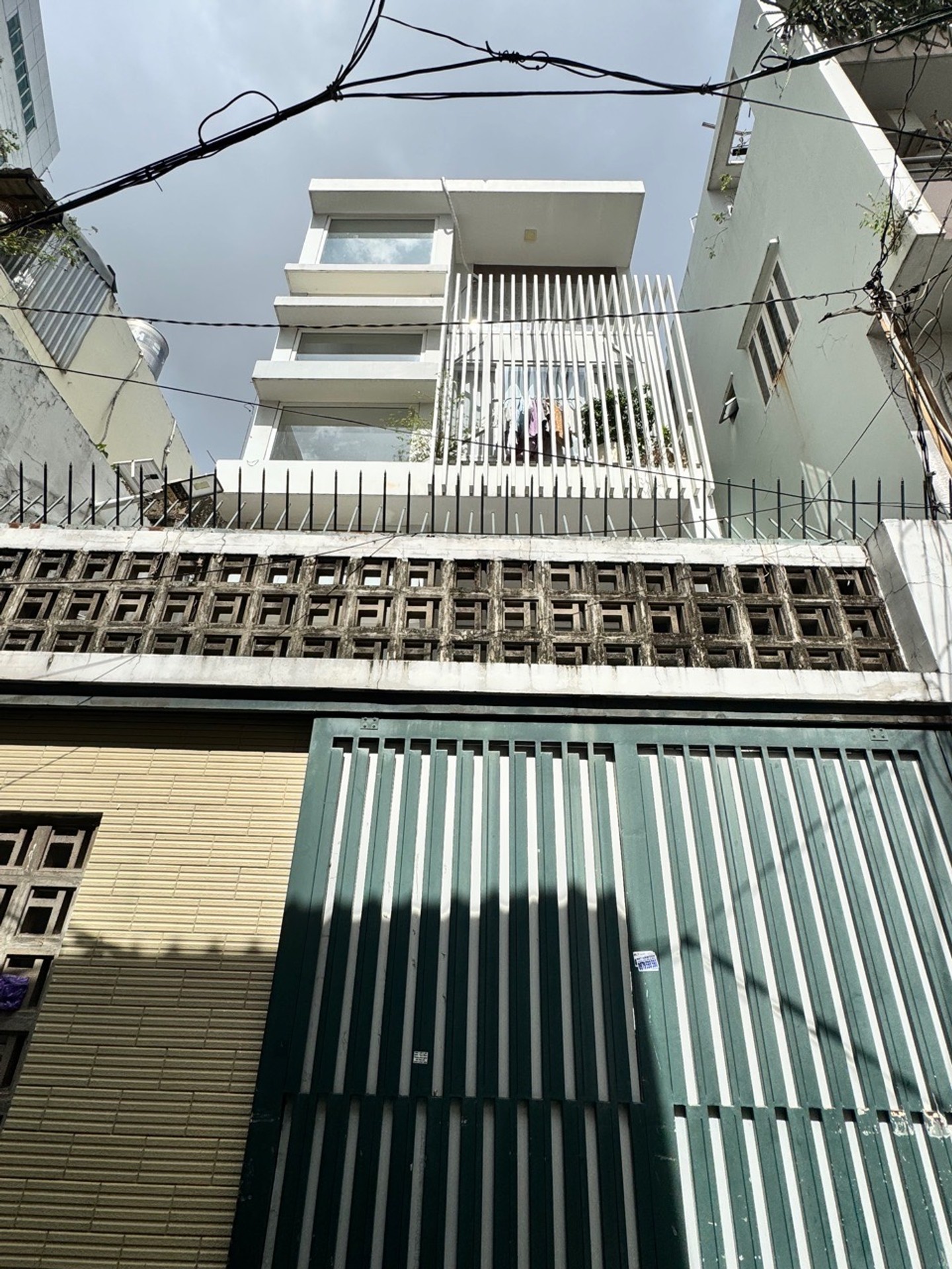 Nhà Nguyễn Văn Nguyễn Quận 1, 4 Tầng View Thoáng, Giá Hấp Dẫn