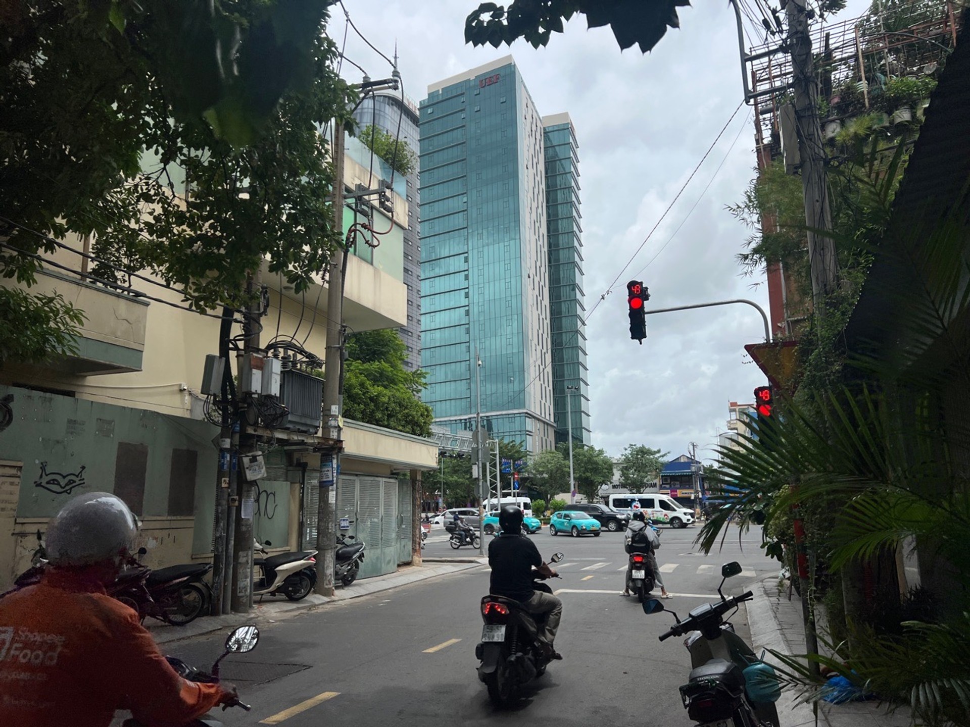 Nhà phố rộng thoáng, mặt tiền lớn cực hiếm tại Bình Thạnh