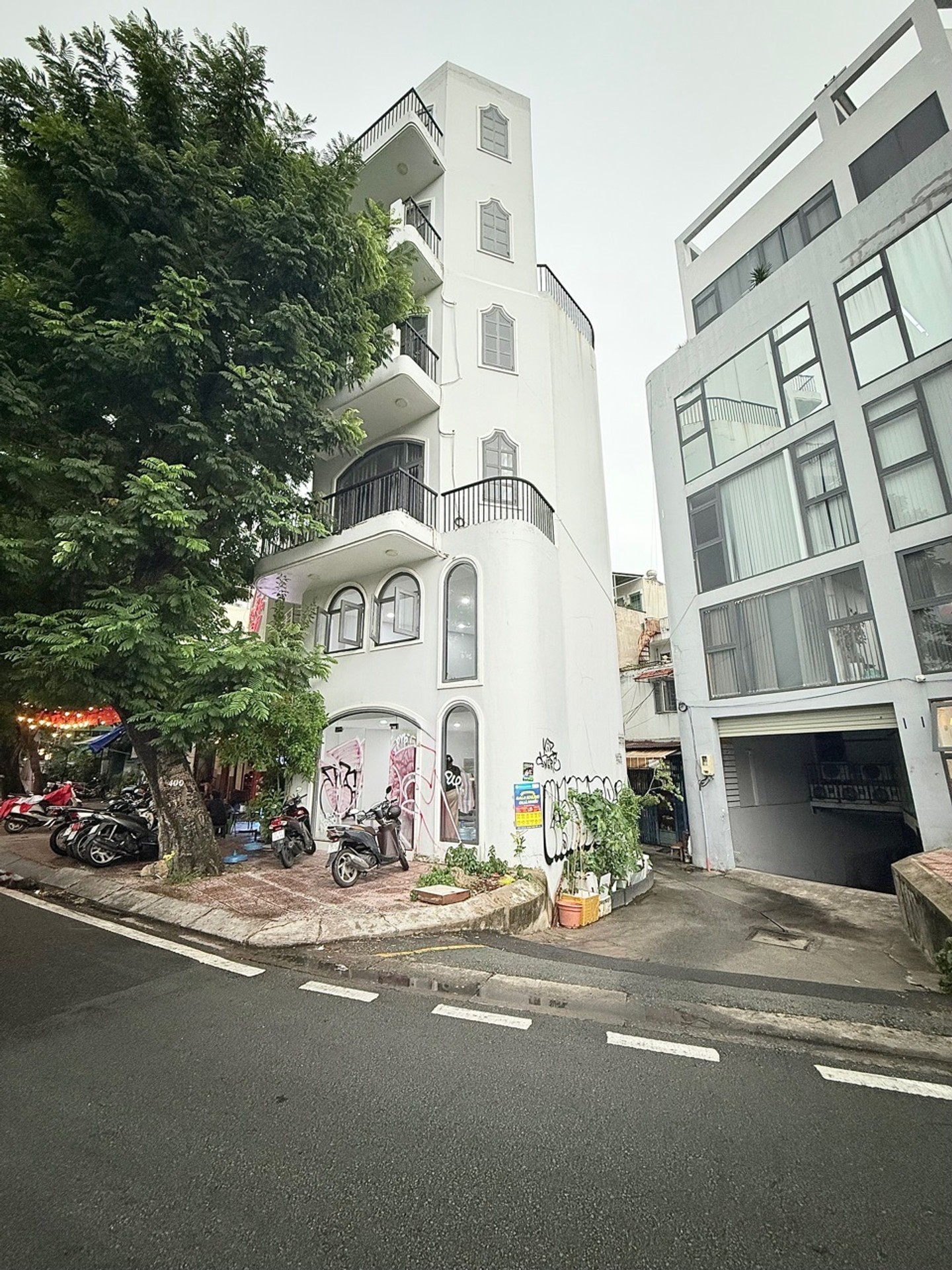 Nhà lô góc mặt phố Hoàng Sa, view kênh cực chill, đầu tư sinh lời ngay