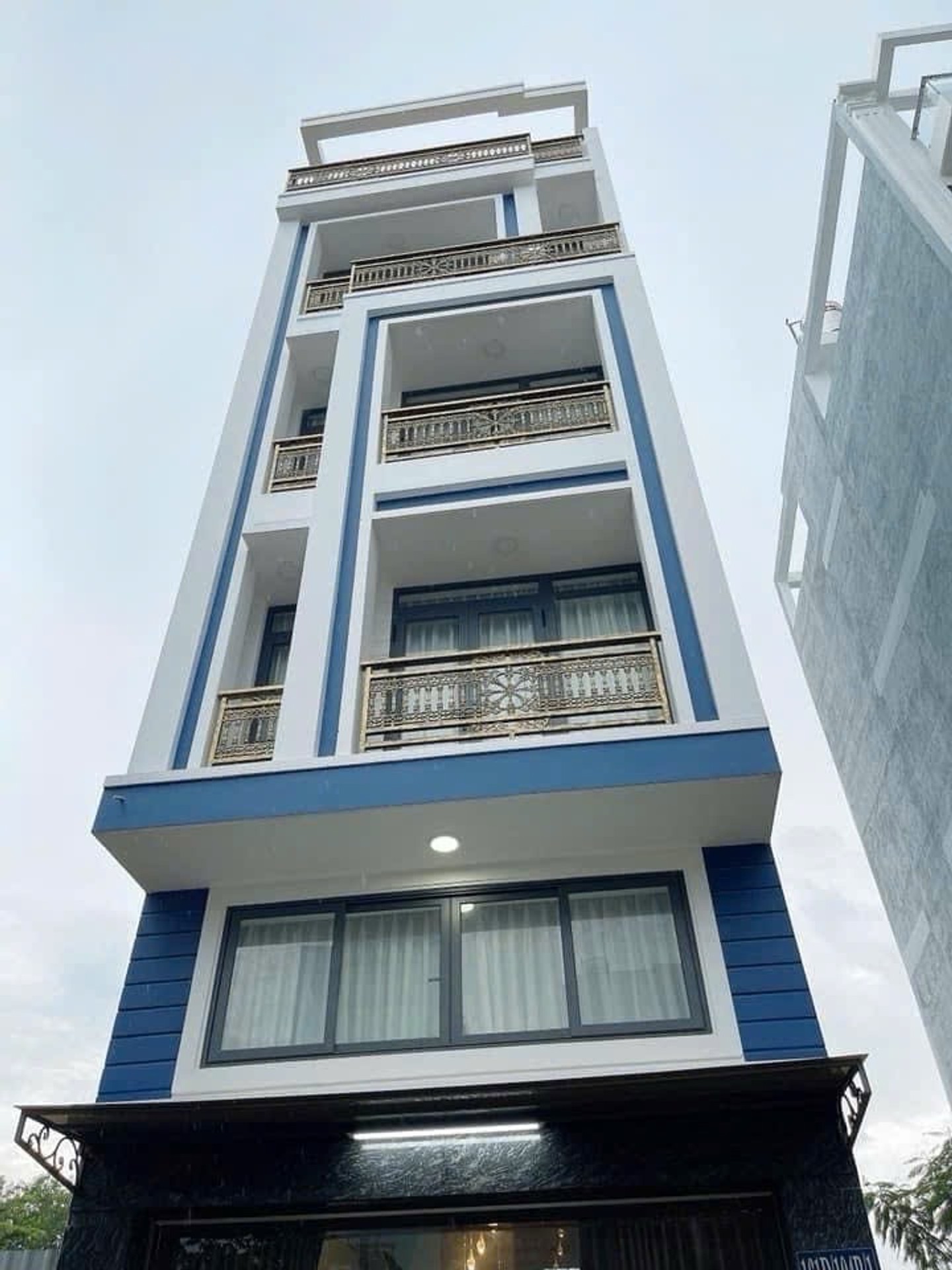 NHÀ 6 TẦNG THANG MÁY – ĐƯỜNG NHỰA 8M – LẠC LONG QUÂN, QUẬN 11

🔥 NHÀ ĐẸP – VỊ TRÍ ĐẸP – KINH DOANH