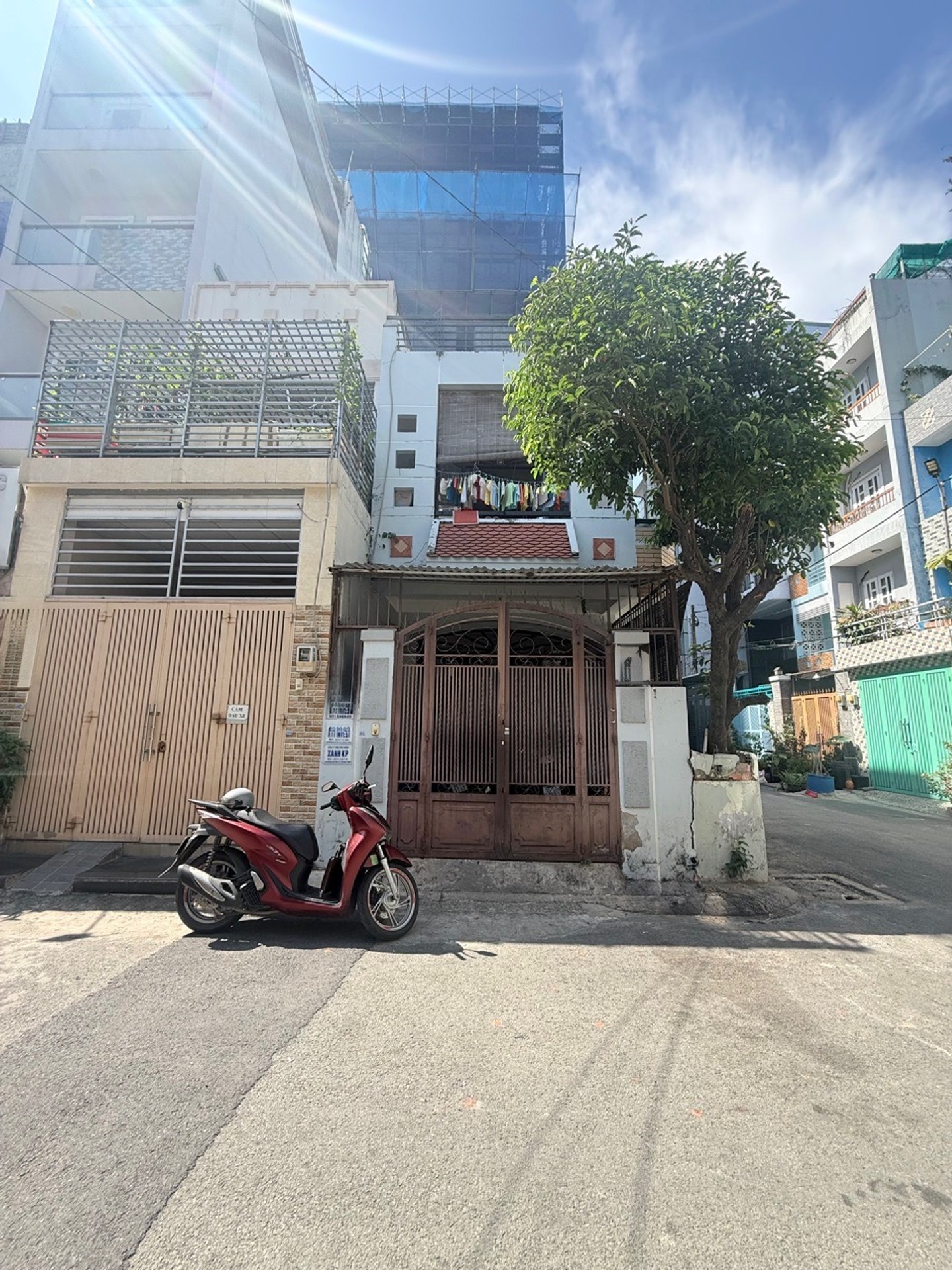 Nhà 2 tầng hẻm xe hơi gần ga T3 sân bay, kinh doanh tiện lợi