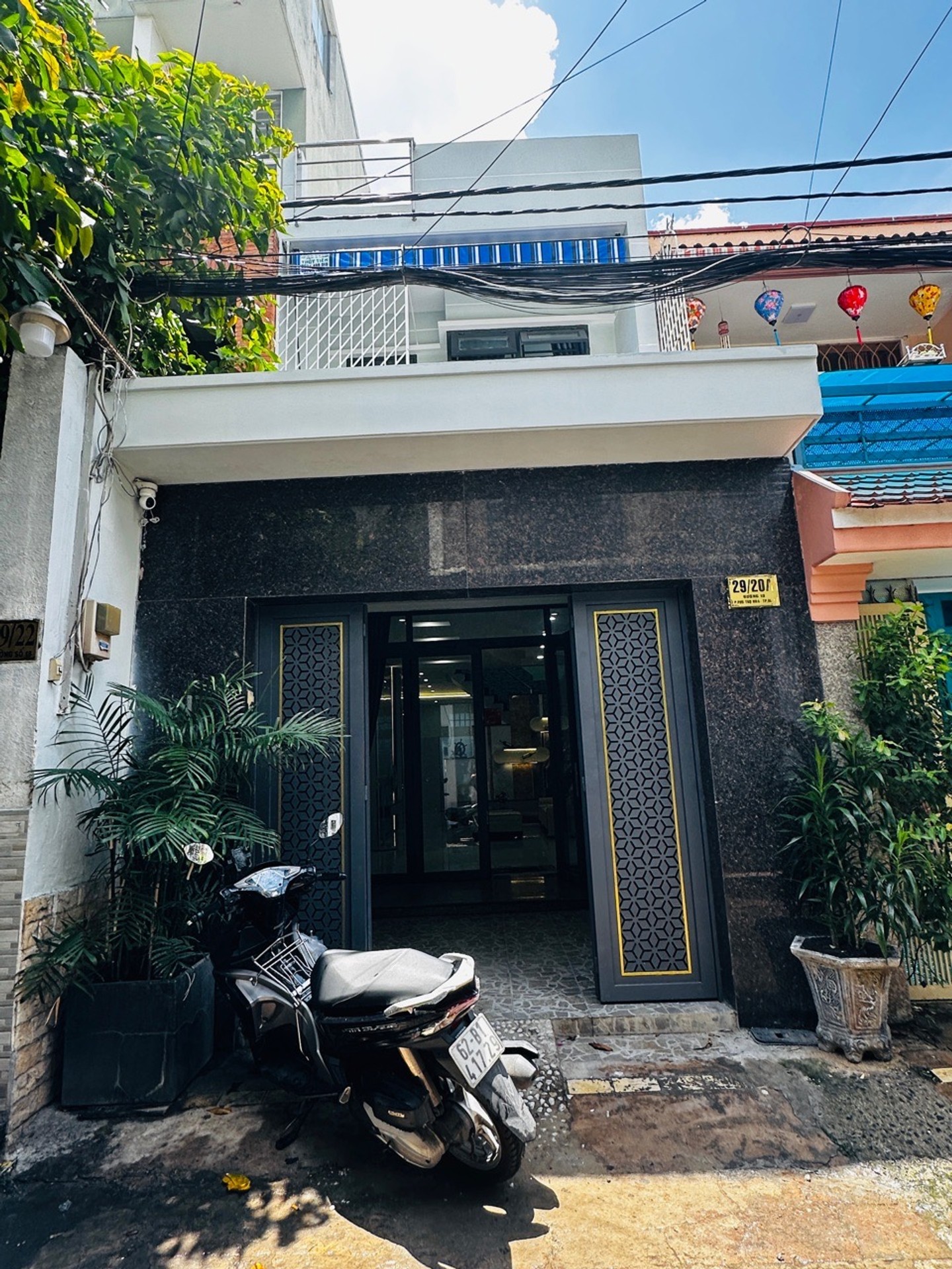 Nhà đẹp hẻm xe hơi, gần chợ Tân Hương, Phú Thọ Hòa
