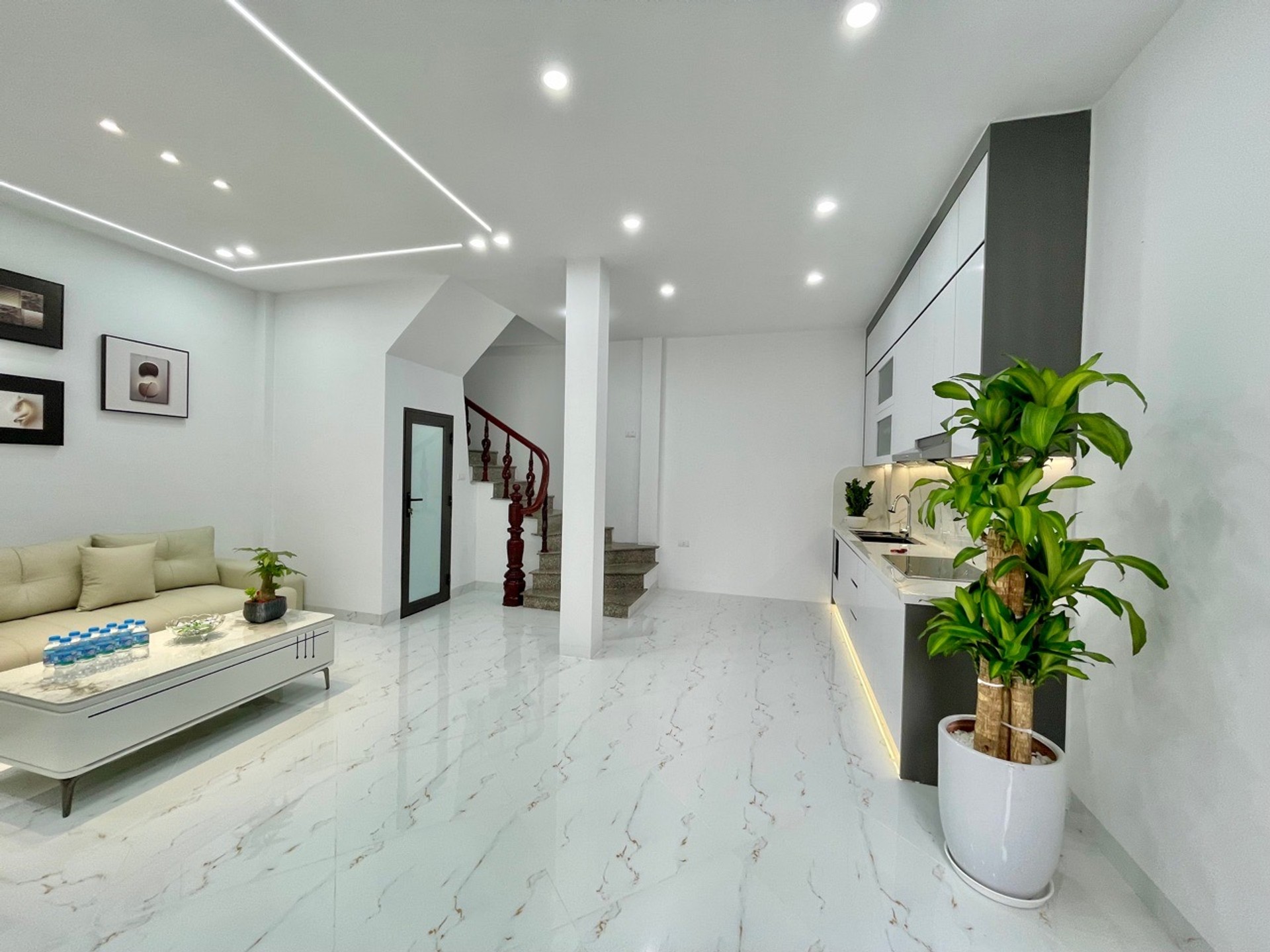 Bán nhà riêng 4 tầng, 4 phòng ngủ khu vực Bùi Xương Trạch, diện tích 33.7m² giá chỉ 4,5 tỷ