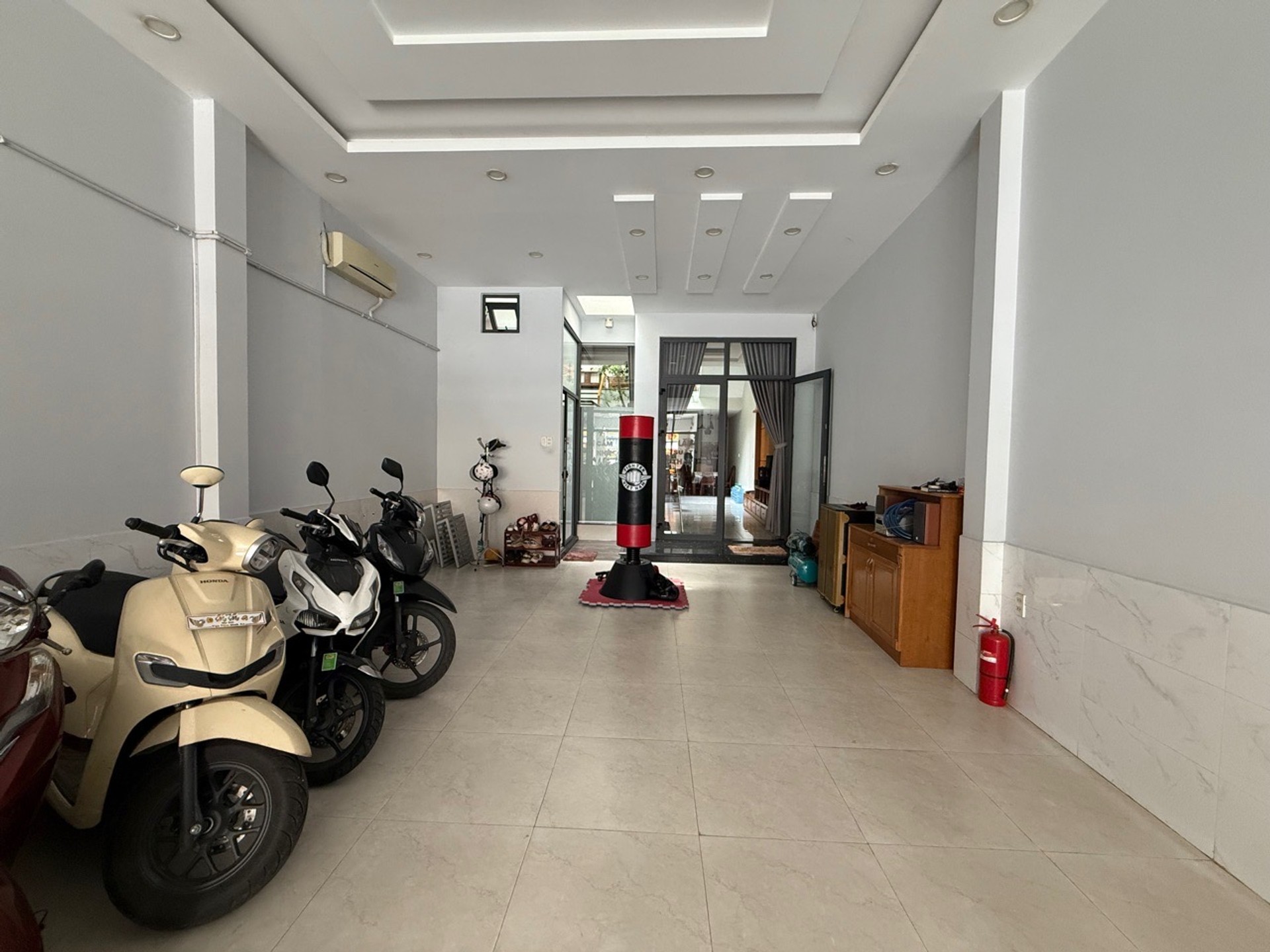 Bán nhà mặt tiền Phường Thông Tây Hội, TP.HCM, mặt tiền rộng, tiện kinh doanh