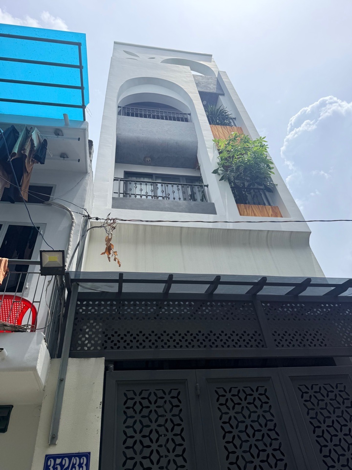 Nhà 5 Tầng Thang Máy Gò Dầu - Không Gian Sống Đẳng Cấp