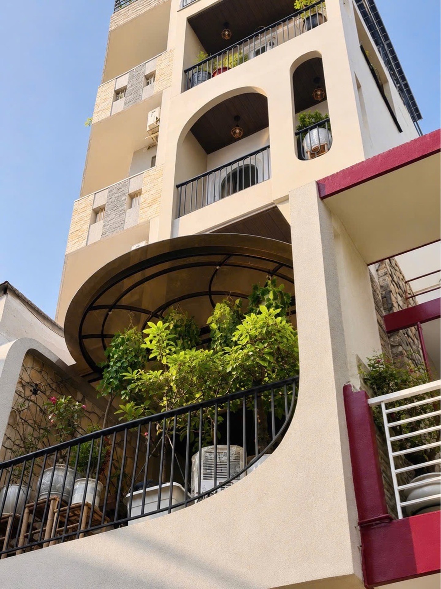 Nhà phố Huỳnh Văn Bánh cực chất, sân thượng view đỉnh