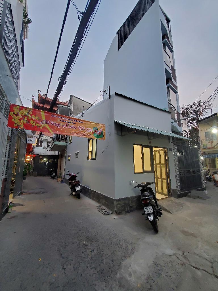 Bán nhà lô góc 30m2 gần Ngã Tư Hàng Xanh giáp Q1 chỉ 3.x tỷ