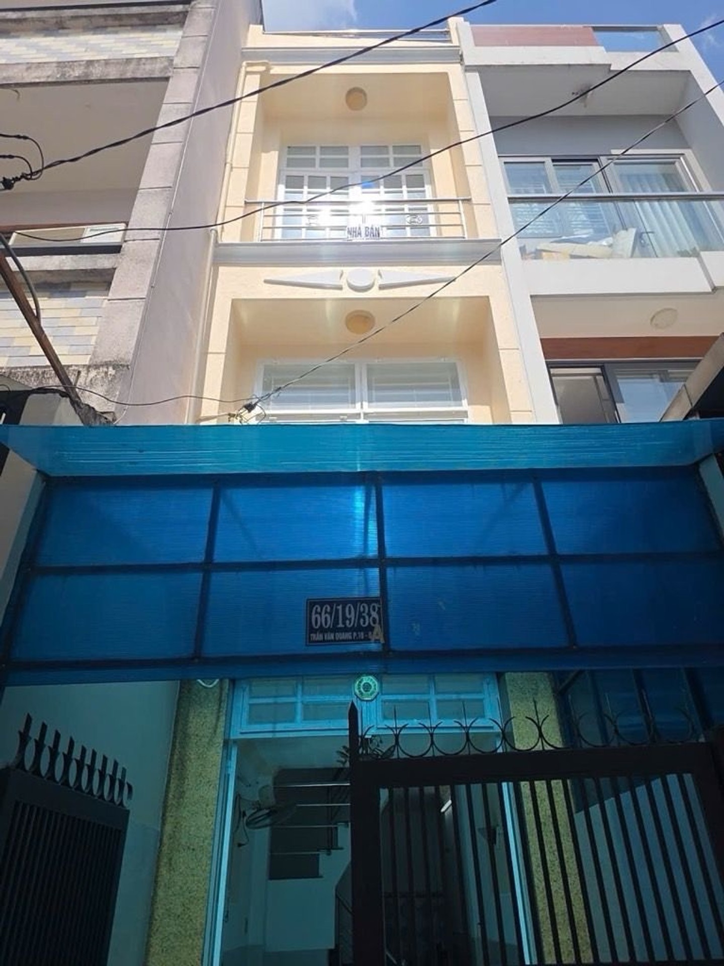 Nhà 3 tầng xinh xắn gần chợ Trần Văn Quang