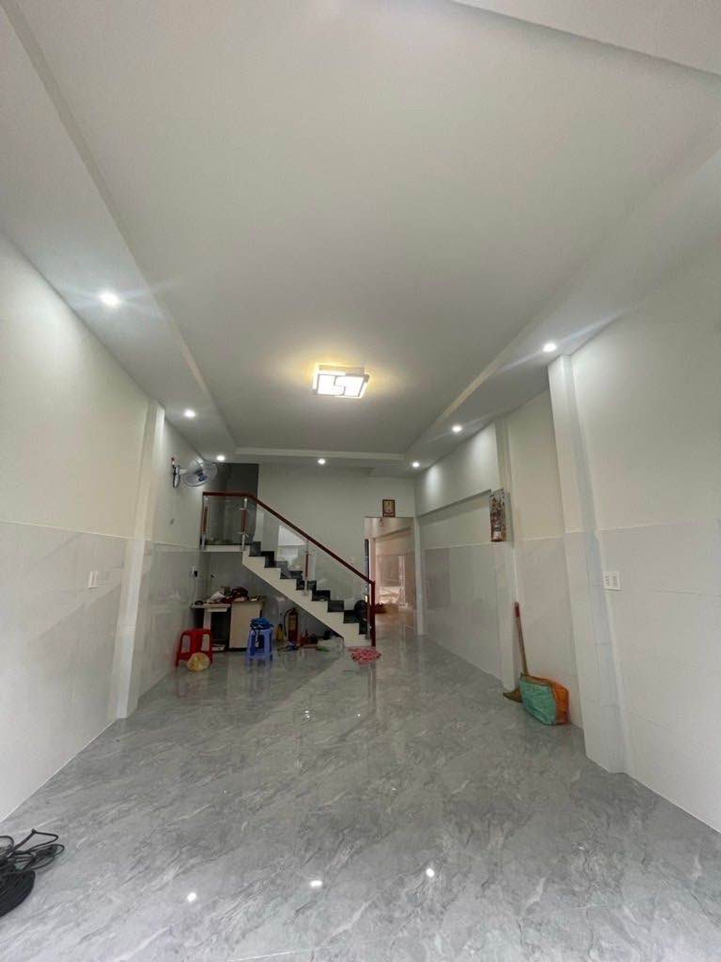 Nhà xinh 2 tầng Hoàng Văn Thụ chờ chủ mới