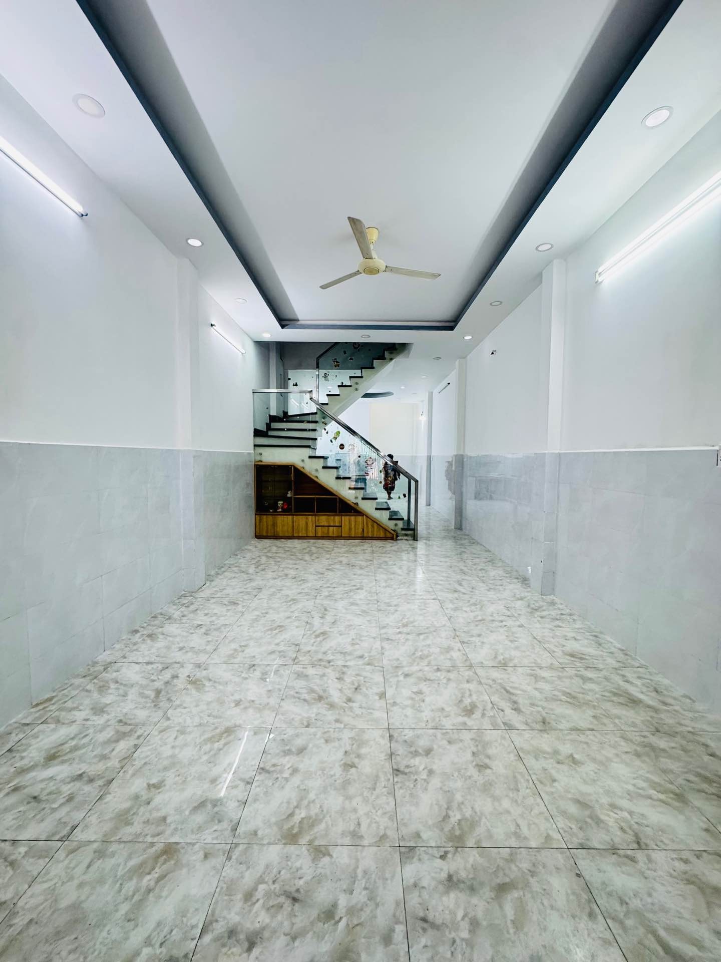 BÁ.N NHÀ TRỤC TỈN.H LỘ 10 - KHU TÊN LỬ.A - ĐƯỜNG XE TẢI - DTSD 145M2 - BTCT - NHỈNH 7$