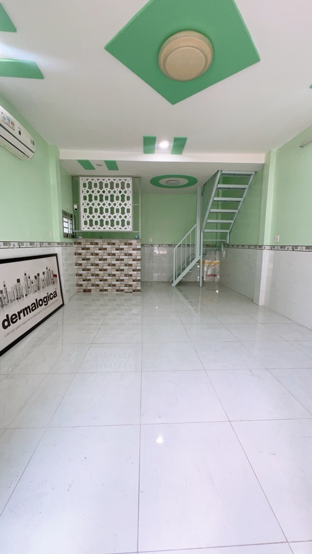 Nhà 2 tầng trung tâm Tân Phú giá cực tốt
