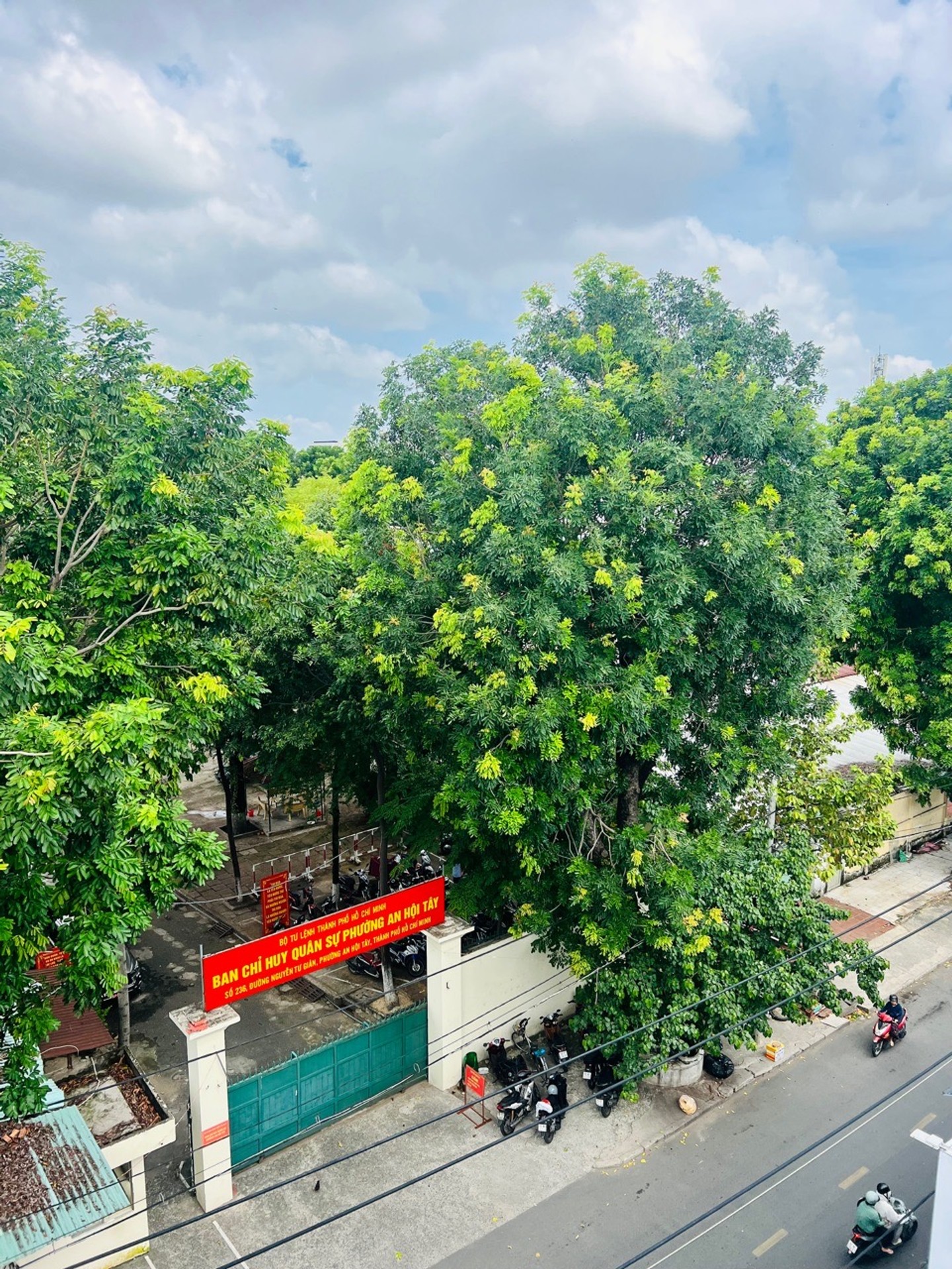 Bán nhà mặt phố Phạm Văn Bạch,5 tầng, mặt tiền 4m, diện tích 69m2