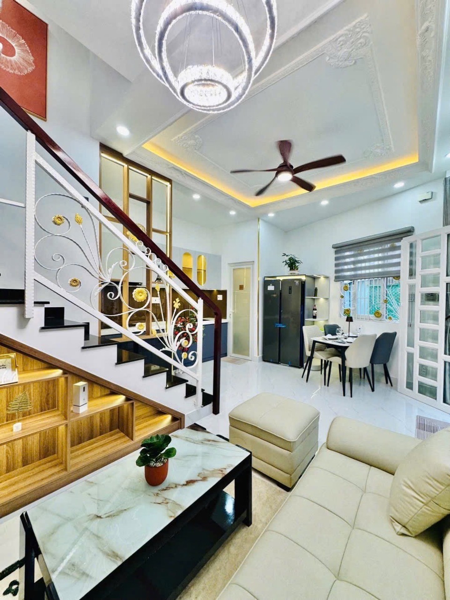 Nhà đẹp 5 tầng Phú Nhuận, tặng full tiện nghi