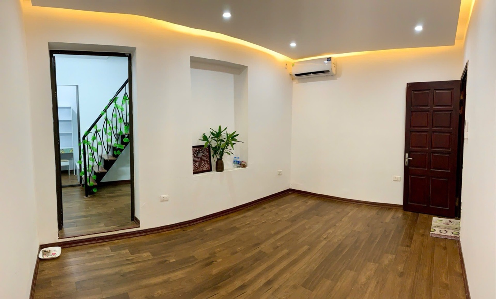 Tầng 3 Tập thể Bê Tông Chèm ngõ 104B Thuỵ Phương 23/80m2 2.65 tỷ