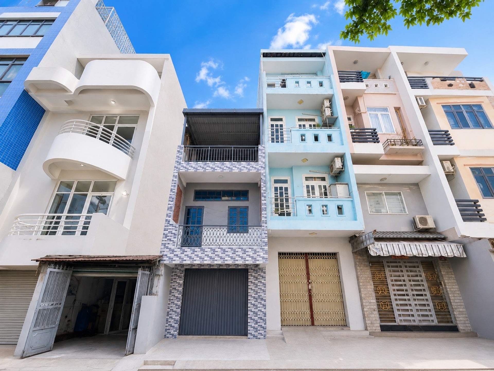 Nhà đẹp 3 tầng hẻm rộng tại Khuông Việt
