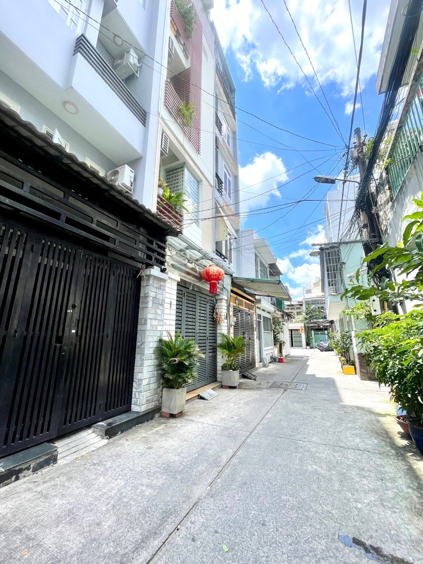 Nhà 6 tầng vip Quận 10, xe hơi ngủ trong nhà, giá tốt
