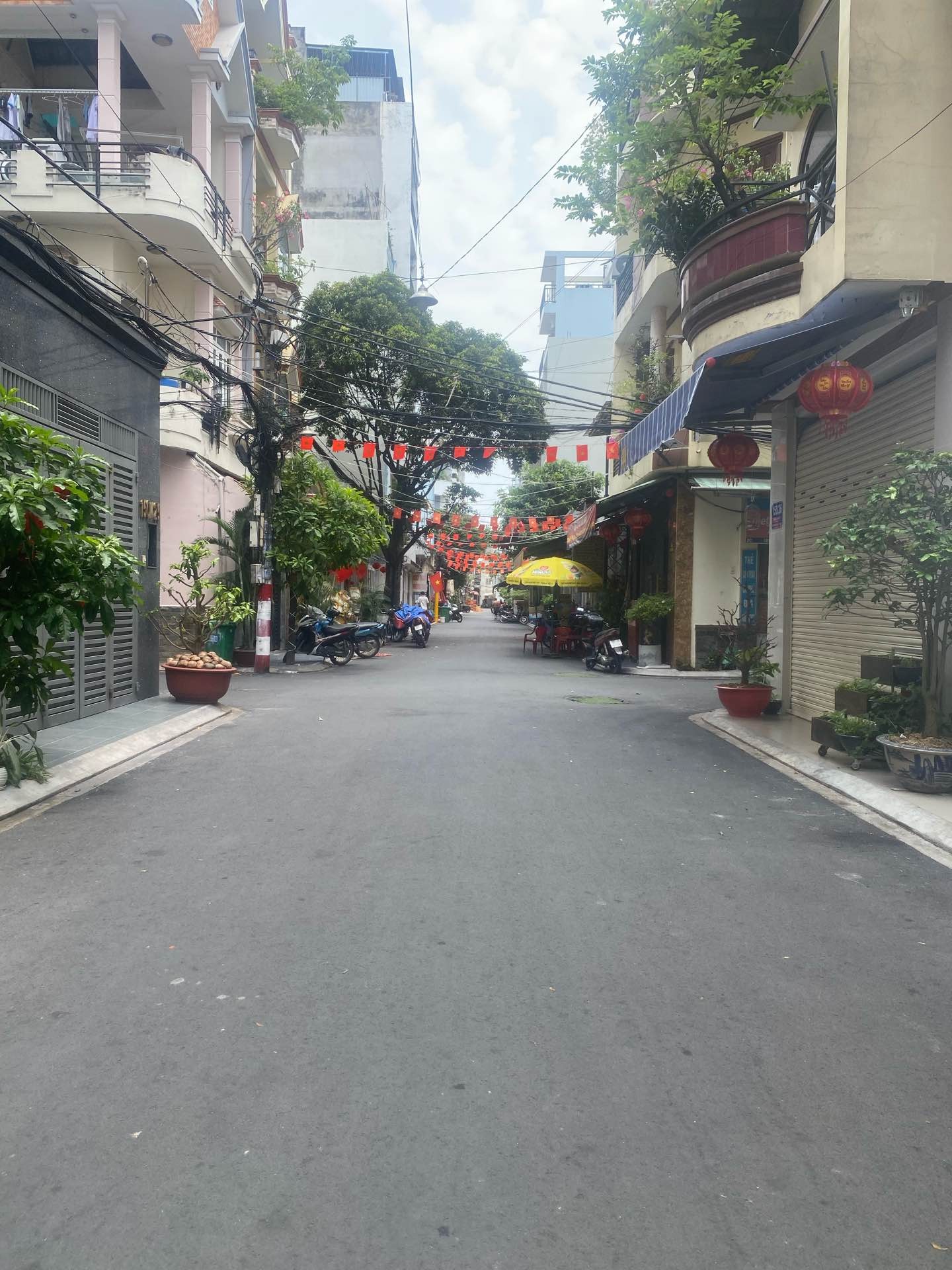 Tòa nhà CHDV 2 mặt tiền đường 8m Phạm Văn Bạch, gần sân bay Tân Sơn Nhất, 20 phòng ngủ