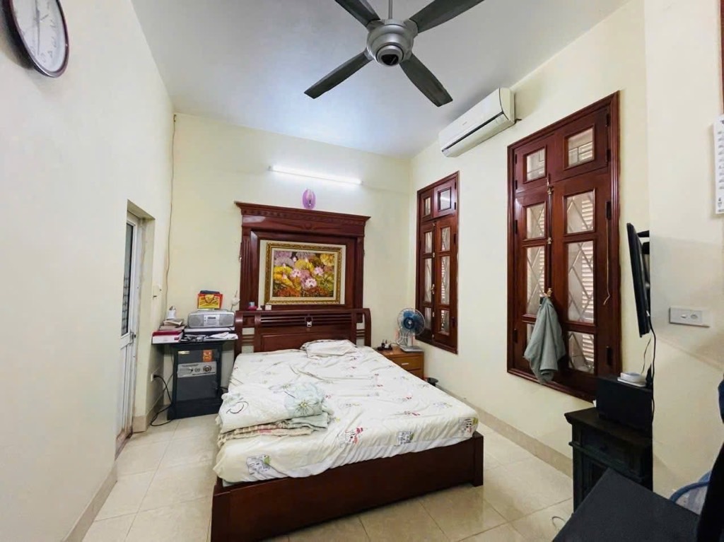 Bán nhà 4 tầng diện tích 65m² tại đường 19/5 trung tâm Văn Quán, giá ưu đãi