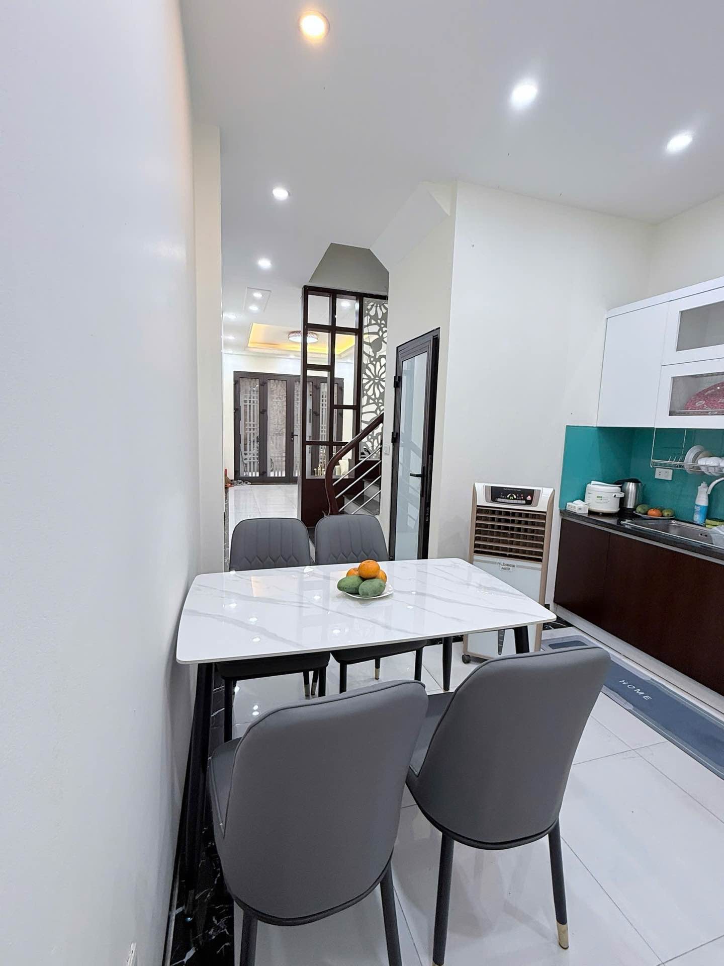 Bán nhà riêng 4 tầng tại Ngọc Thụy, diện tích 36.5m², giá 6.9 tỷ