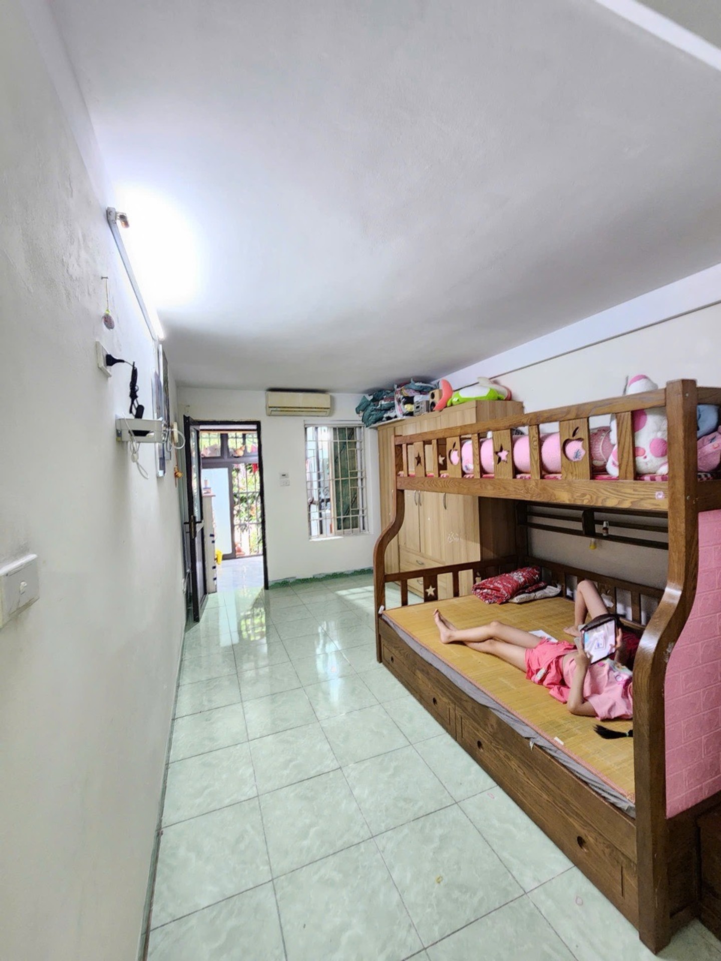 104/31 TT bê tông Thụy Phương, tầng 3 tập thể 20/90m2 2.3 tỷ