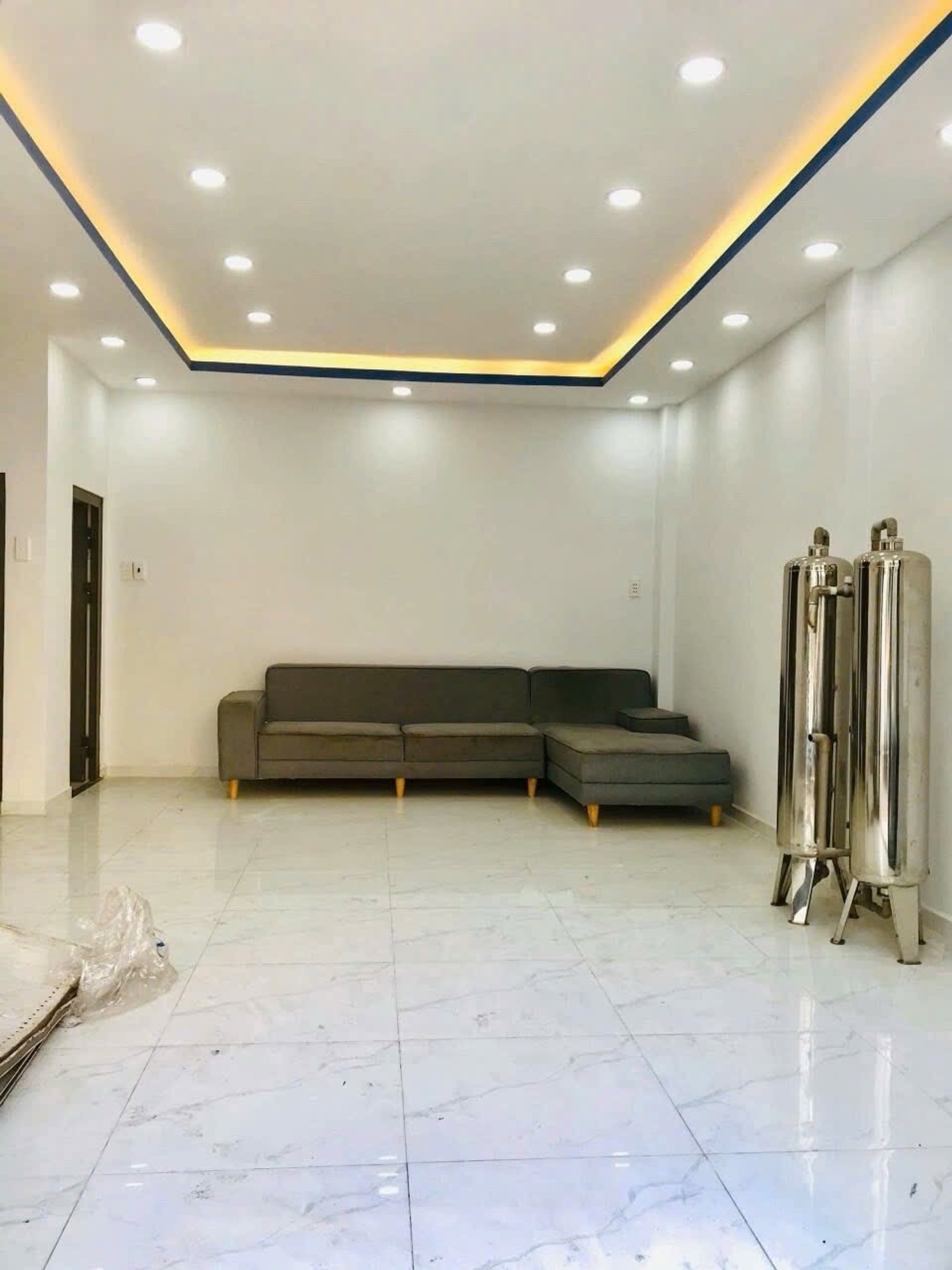 Nhà đẹp 57m2 hẻm xe hơi Âu Cơ, giá đáng đồng tiền