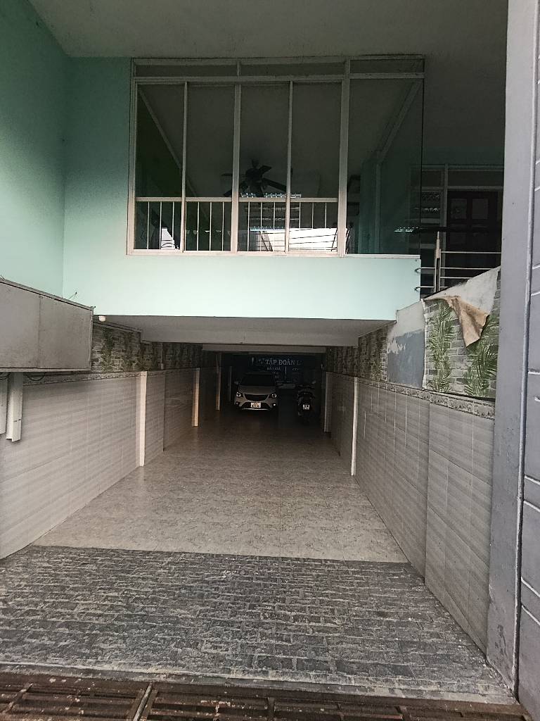 Nhà mặt phố siêu tiềm năng ngay gần khu tiện ích sầm uất
