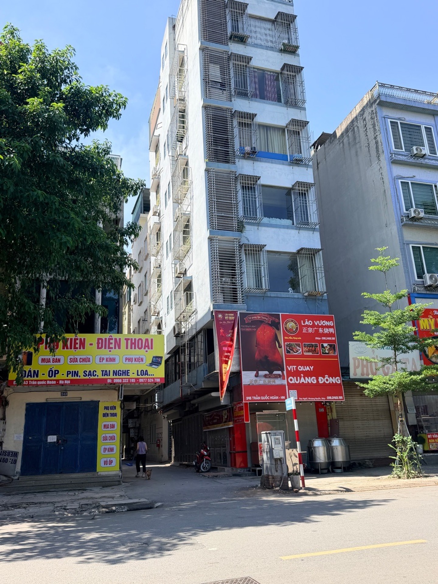 Nhà 4 tầng phân lô ô tô tránh gần trung tâm quận Cầu Giấy