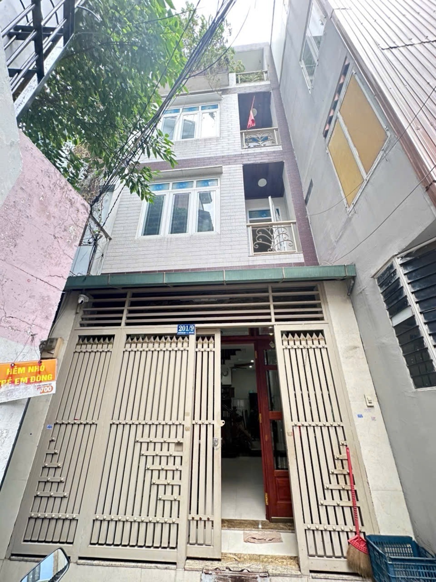 Nhà Phú Nhuận 4 Tầng - Hiếm Có, Giá Tốt!