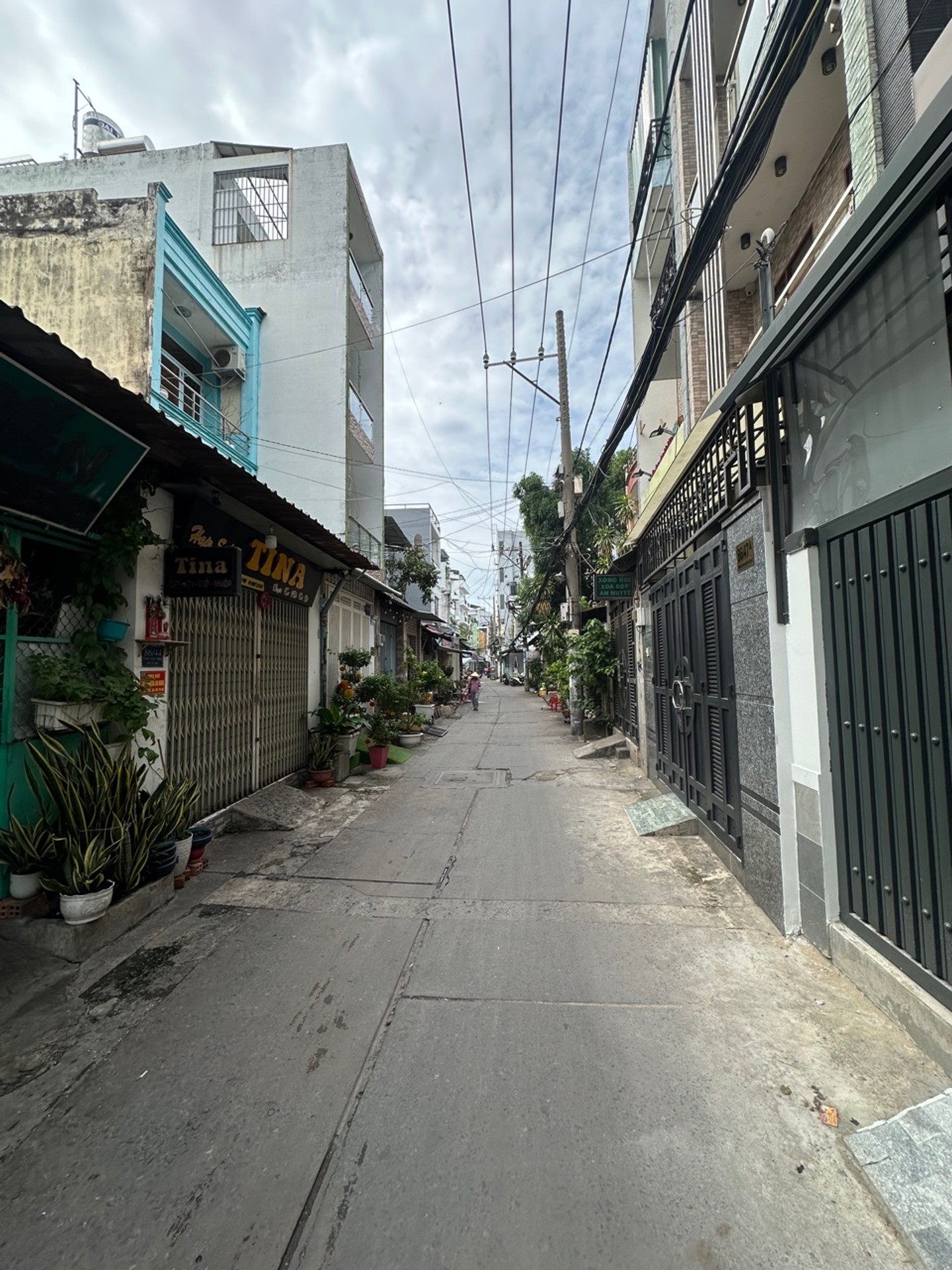 Nhà đẹp hẻm ô tô trung tâm, giá mê ly